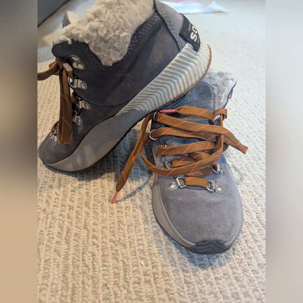 Sorel Women's Grey and Cream Winter Boots